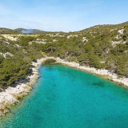 Secluded Fisherman's Cove Triluke, Pasman - 20973 Holiday home