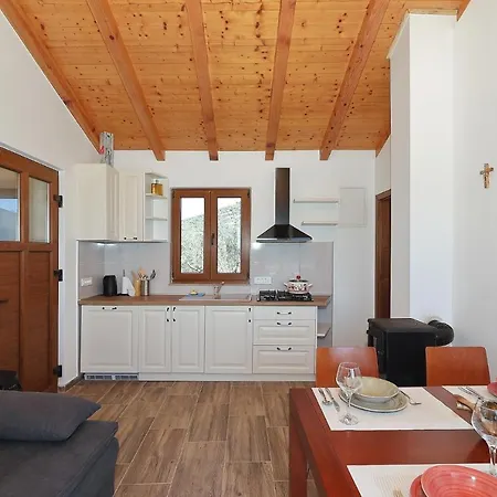 Secluded Fisherman's Cove Triluke, Pasman - 20973 Holiday home