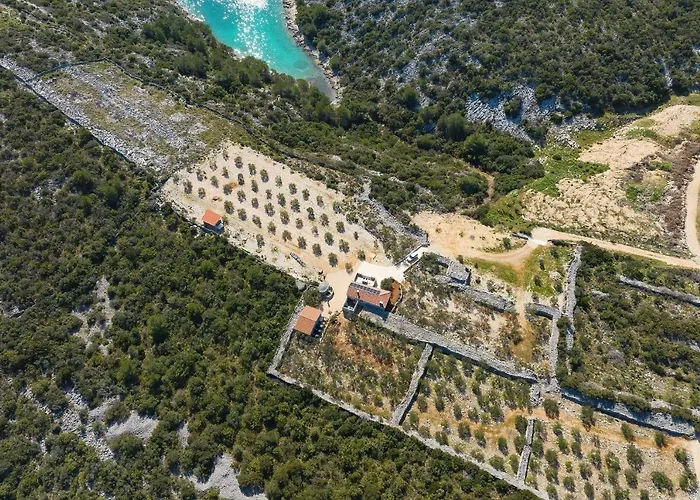 Secluded Fisherman's Cove Triluke, Pasman - 20973 Vakantiehuis *